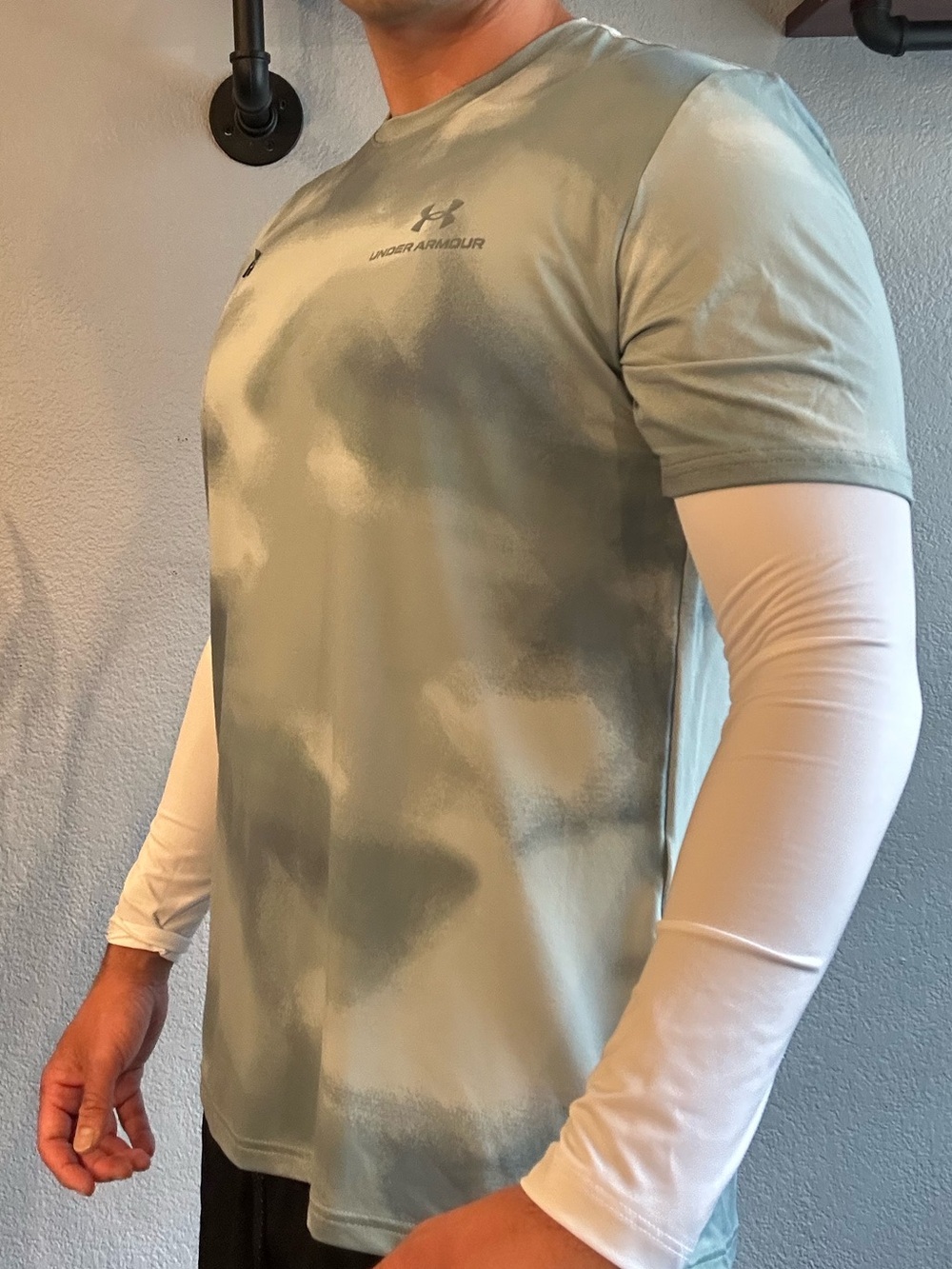 Under Armour Men’s Sage Green Swim Rash Guard